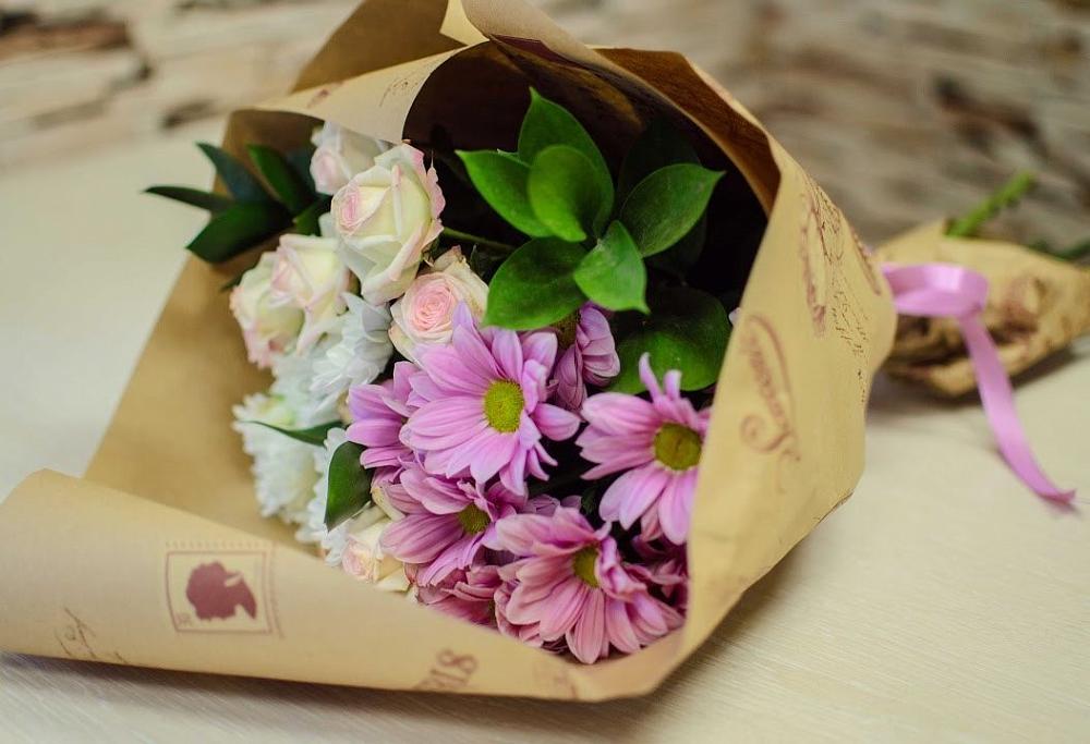 Букет цветов из: Розы и Хризантемы в Новотроицке