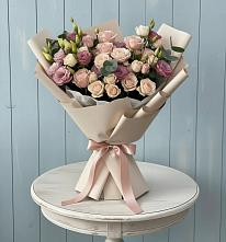 Букет цветов из:  Розы и Лизиантусы в Новотроицке