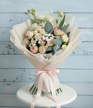 Букет цветов из:  Розы и Лизиантусы в Новотроицке