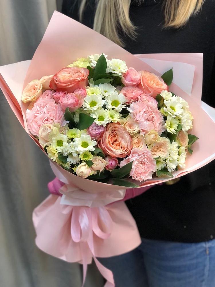 Букет цветов из: Гвоздики, Розы и Хризантемы в Новотроицке