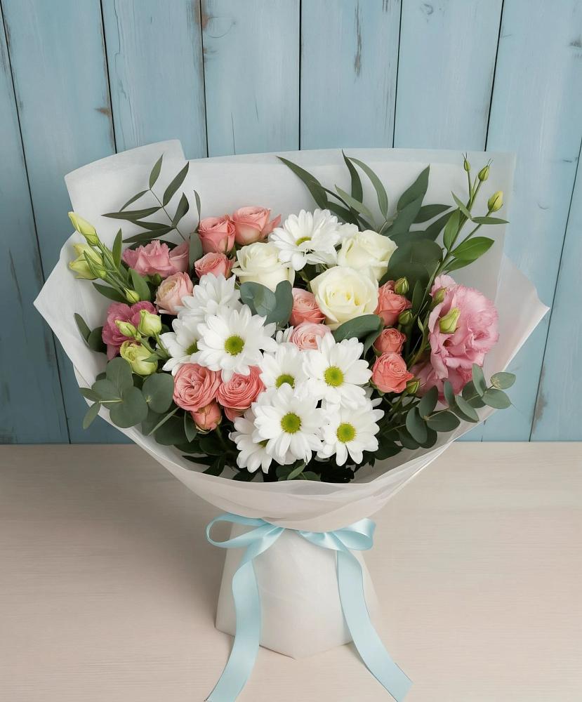 Букет цветов из: Розы, Лизиантусы и Хризантемы в Новотроицке
