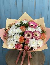 Букет цветов из:  Розы, Герберы и Хризантемы в Новотроицке