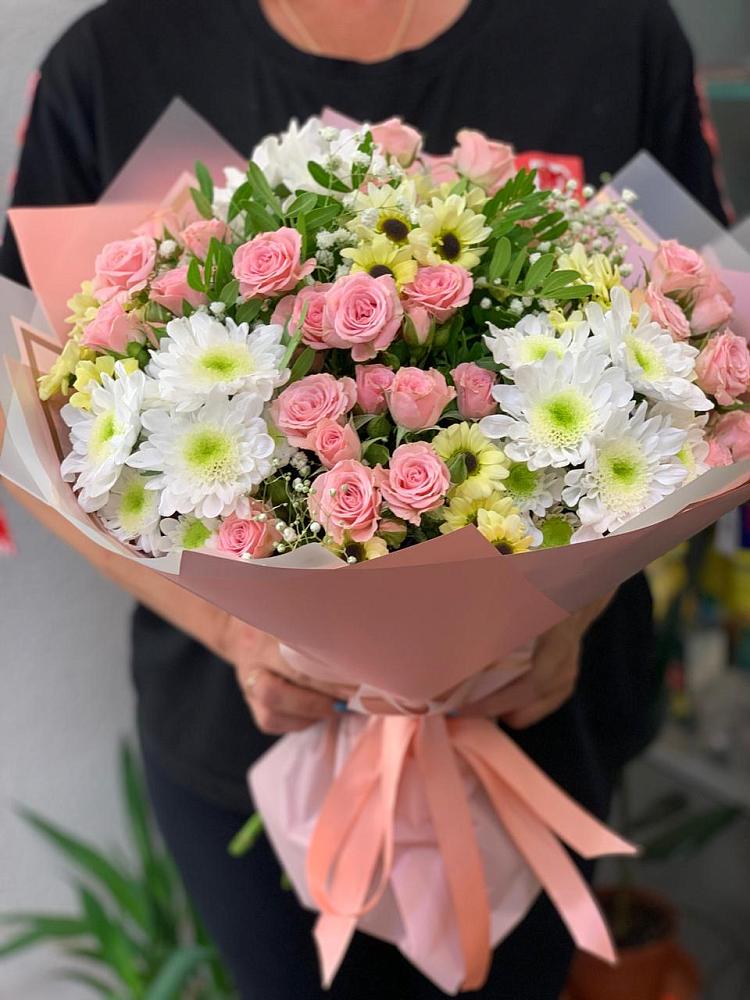 Букет юношеские грезы в Новотроицке Букет цветов из: Розы и Хризантемы в Новотроицке