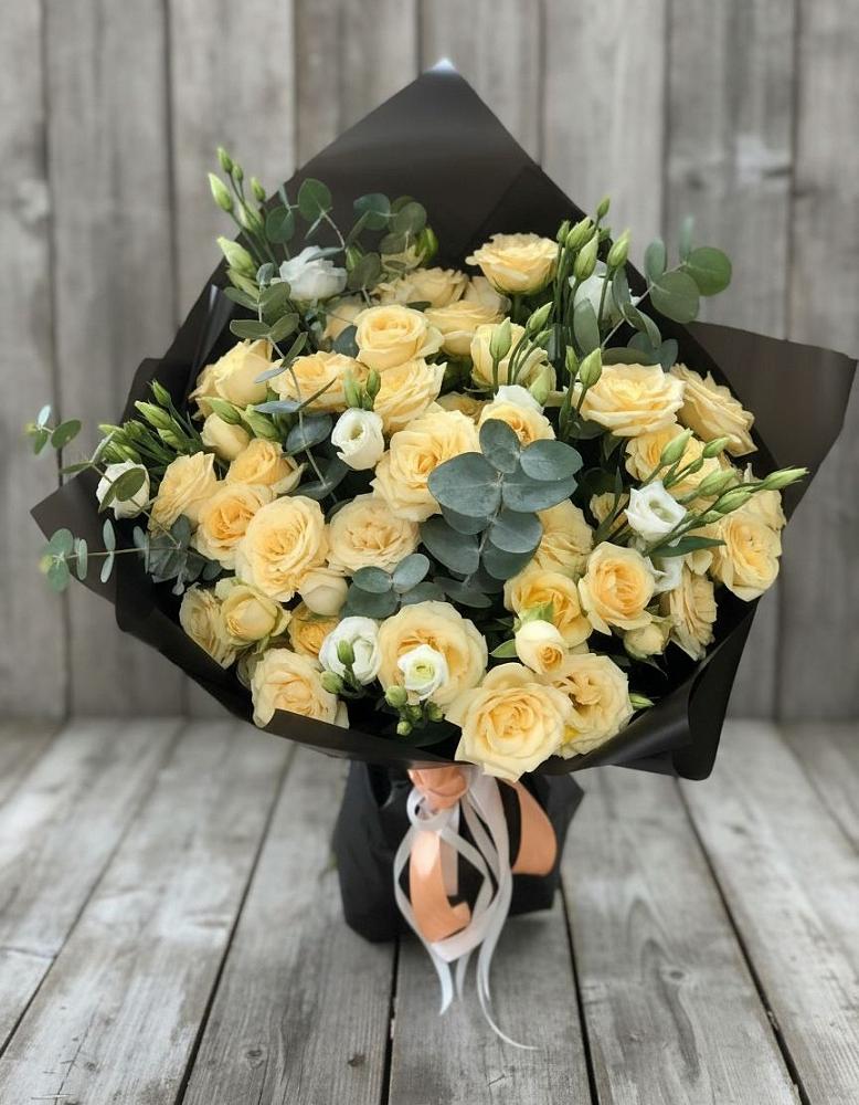 Букет цветов из: Розы и Лизиантусы в Новотроицке