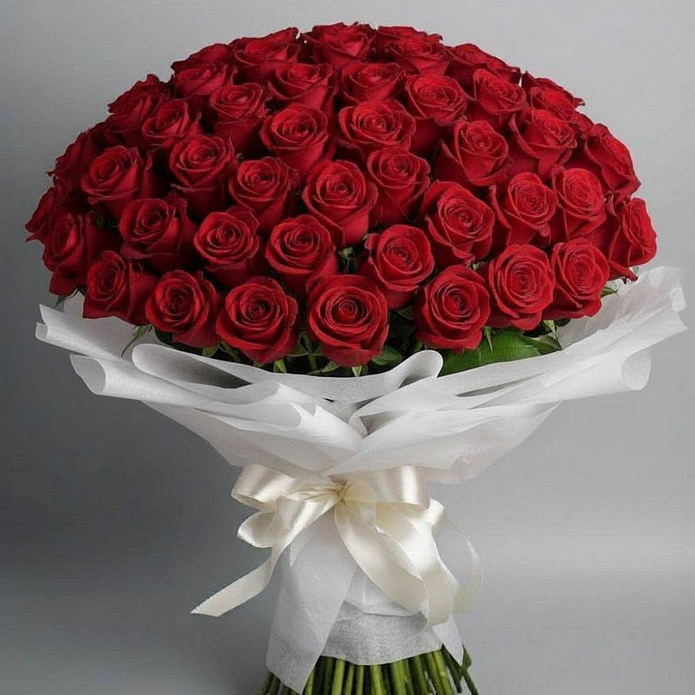 Букет 101 Красная роза Блэк Мэджик в Новотроицке