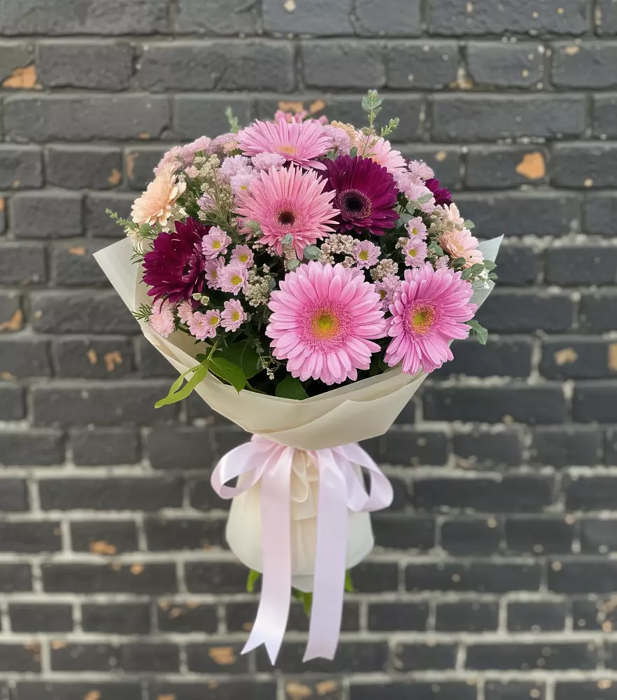 Букет цветов из: Герберы и Хризантемы в Новотроицке