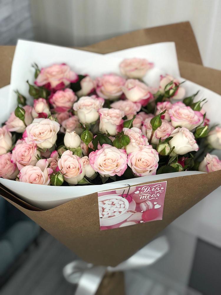 Букет цветов из: Розы в Новотроицке