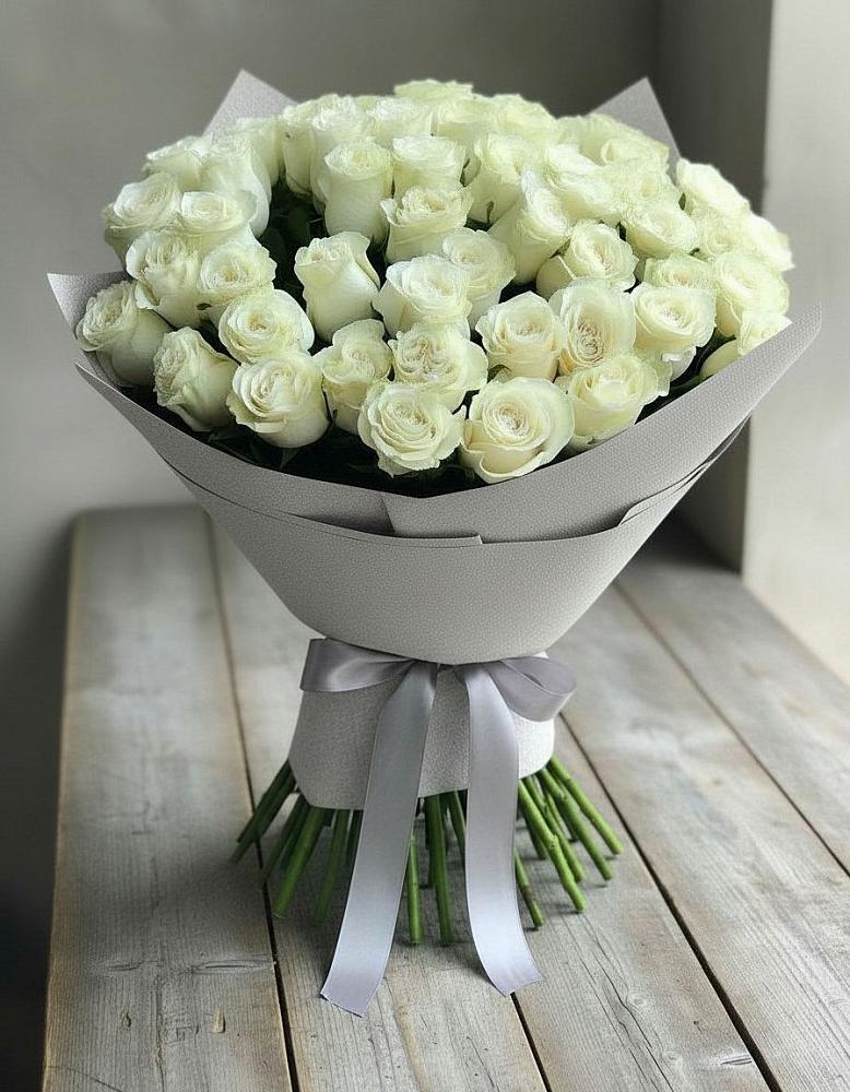 Букет 35 Белых роз в Новотроицке