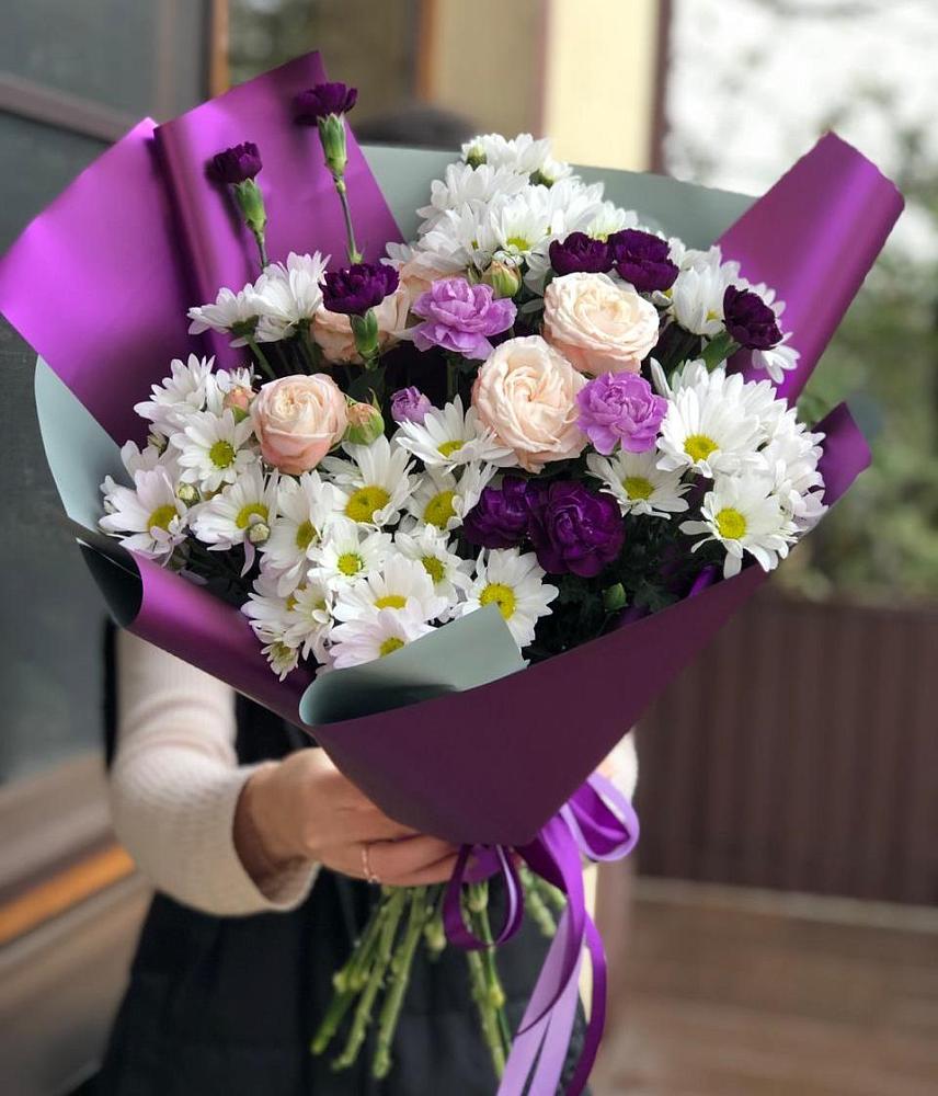 Букет цветов из: Хризантемы, Гвоздики и Розы в Новотроицке