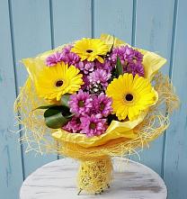 Букет цветов из:  Хризантемы и Герберы в Новотроицке