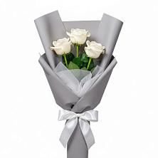 Букет 3 белые розы в Новотроицке