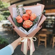 Букет цветов из:  Розы в Новотроицке