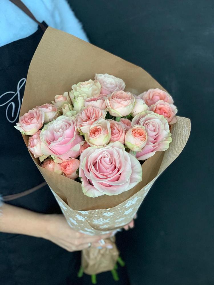 Букет цветов из: Хризантемы и Розы в Новотроицке