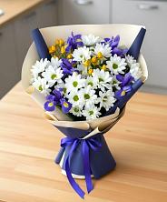 Букет цветов из:  Розы, Ирисы и Хризантемы в Новотроицке