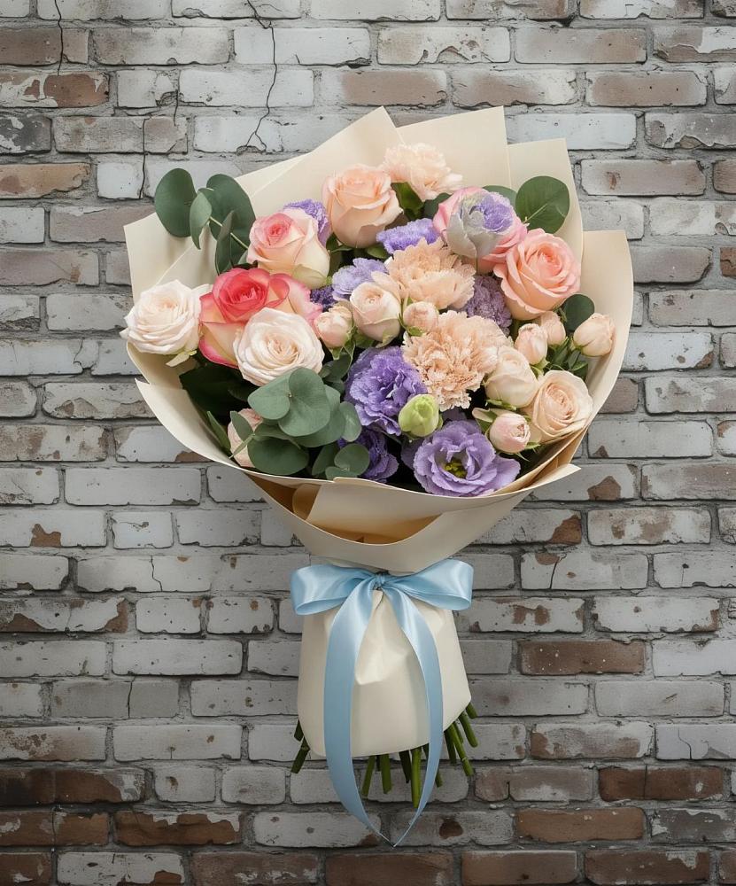 Букет цветов из: Розы, Лизиантусы и Гвоздики в Новотроицке