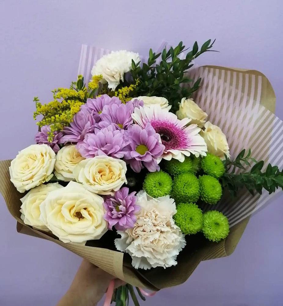 Букет цветов из: Хризантемы, Розы, Гвоздики и Герберы в Новотроицке