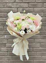 Букет цветов из:  Гвоздики, Розы, Лизиантусы и Хризантемы в Новотроицке