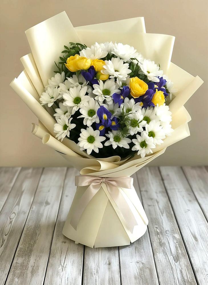 Букет цветов из: Ирисы, Хризантемы и Розы в Новотроицке