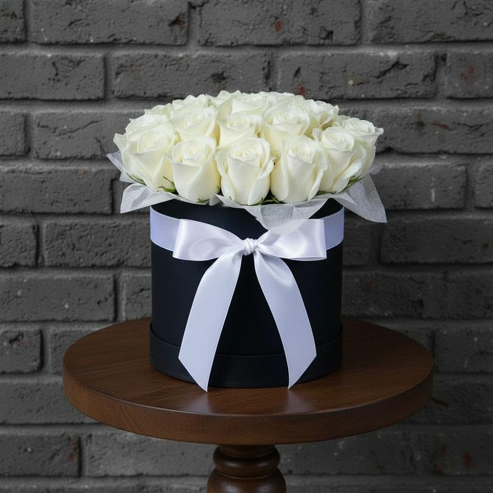 Цветочная композиция из Розы в шляпной коробке в Новотроицке