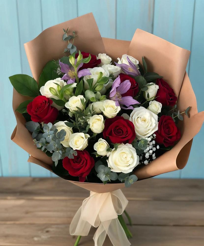 Букет цветов из: Розы и Альстромерии в Новотроицке