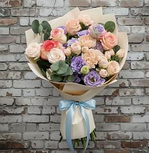 Букет цветов из:  Розы, Лизиантусы и Гвоздики в Новотроицке