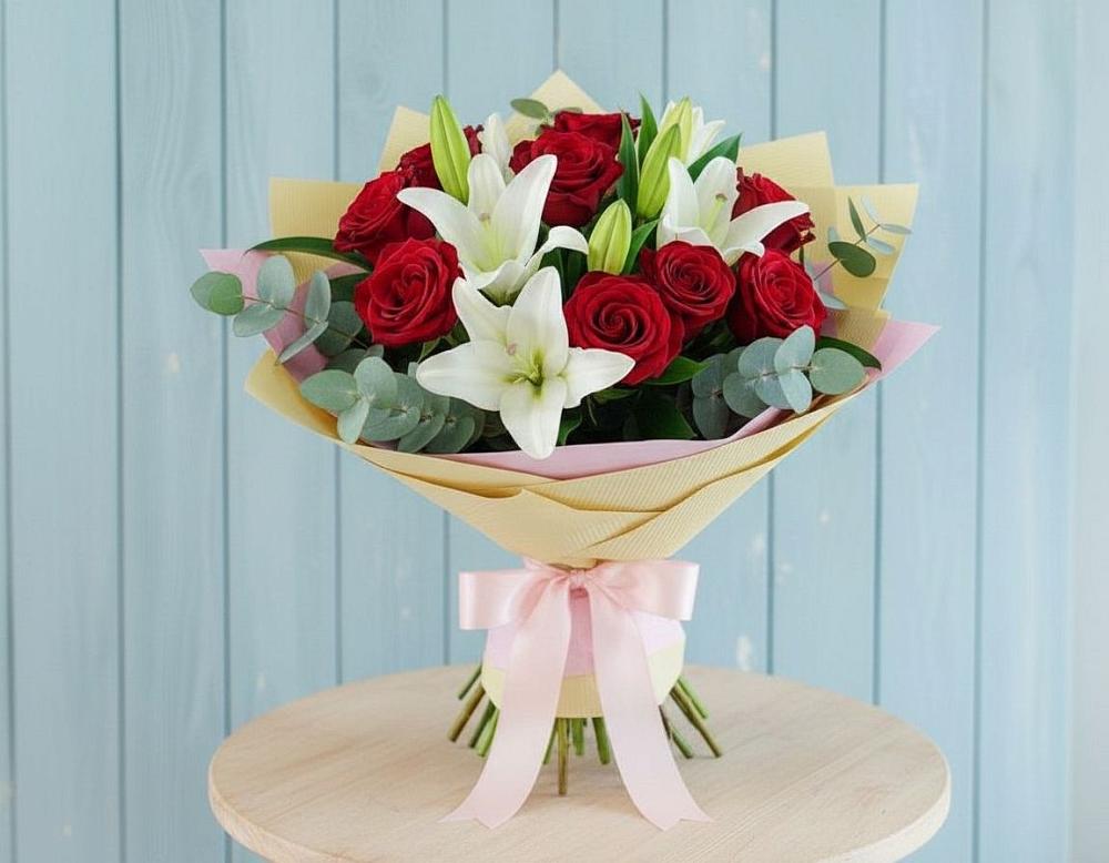 Букет цветов из: Лилии и Розы в Новотроицке